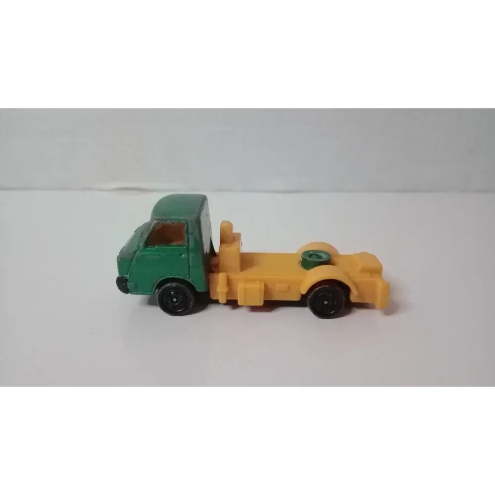 Unbranded Green Semi Truck 1:64 Scale Diecast Toy Vehicle China